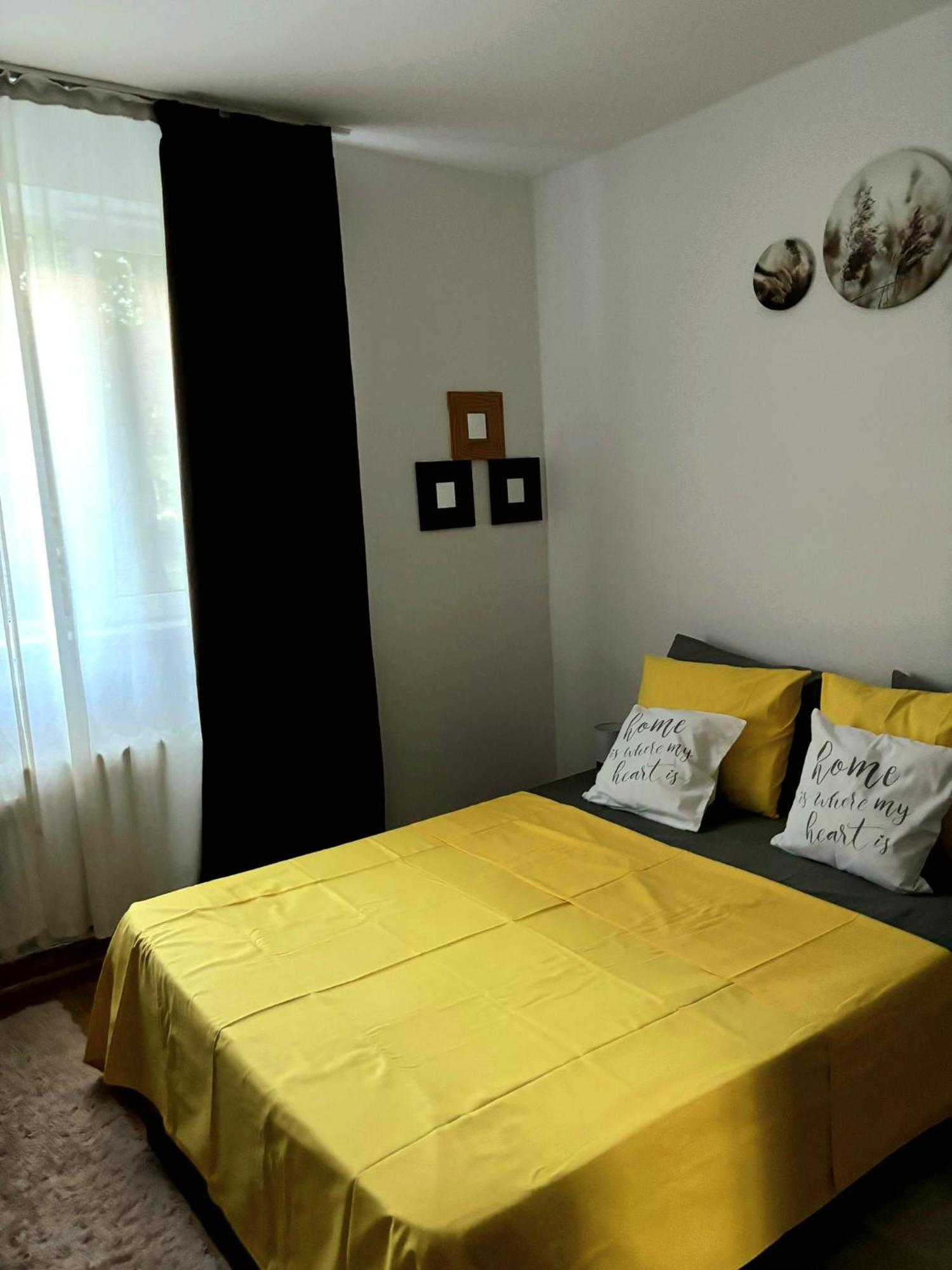 The House In The Park Bucharest Apartment Екстериор снимка